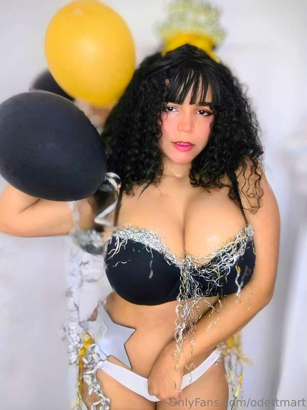 Feliz año nuevo 🎆 🎉 y muchas bendiciones y buenas vibras 🤍