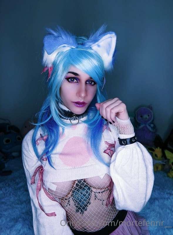 5 Lewds lifting my top and video clip of bouncing boobs 😌💙