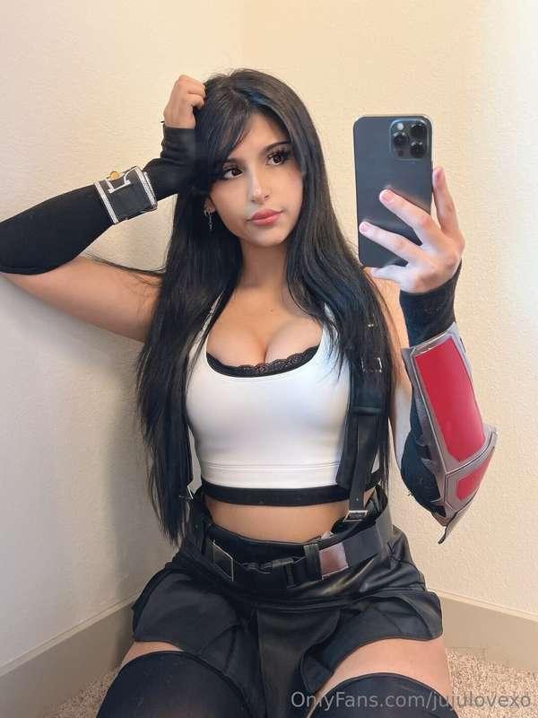 unreleased tifa bundle on this acc going out tonight keep yo..