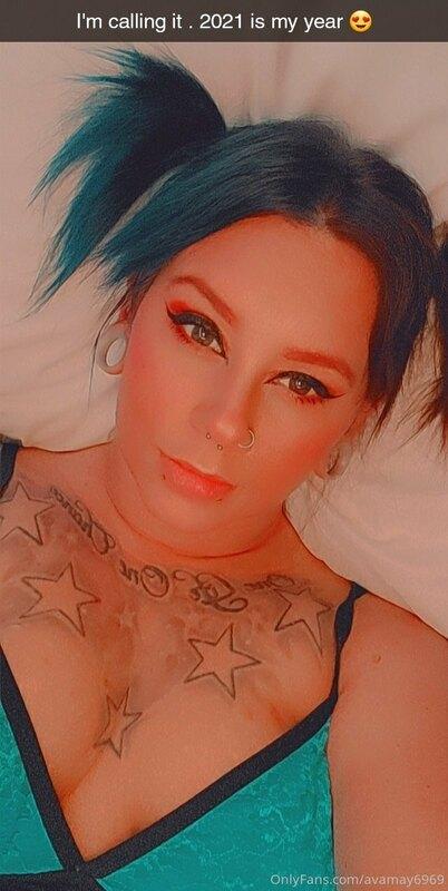 If you can guess my favorite artist you'll get a free photo ..