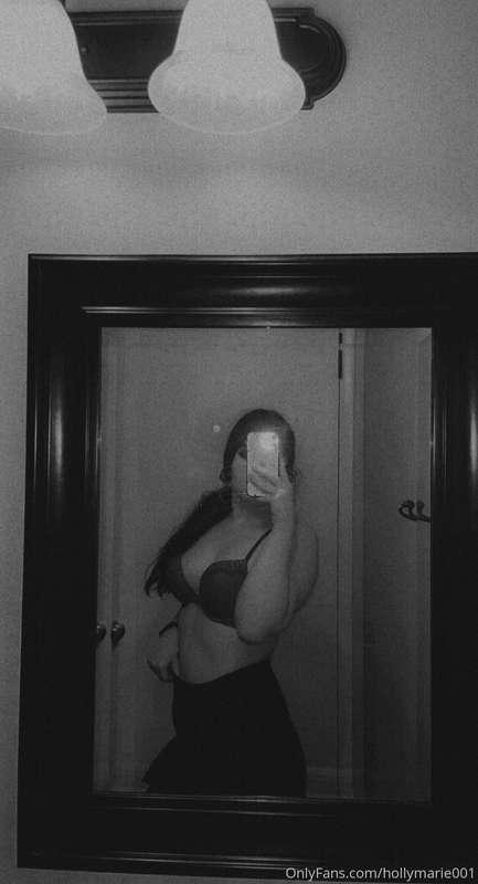 hollymarie001 image #1