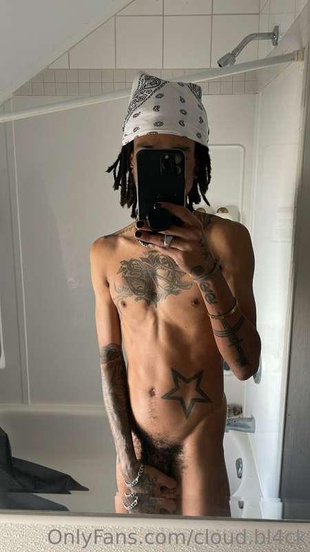 Goouuuudmorningg everybouudyyy 🥹 thank you for 1k subs 🖤🖤🖤🖤