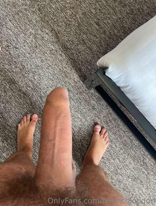Looking for a hole this holiday 😈🎁