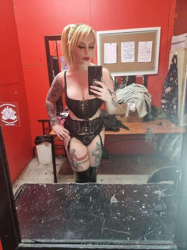 Giving Misa Amane vibes by accident... you like? 💕 my nerdy ..