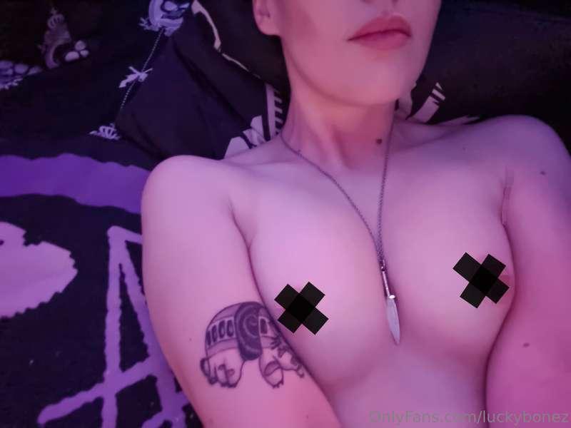 Goodnight 😘  (Yes I'm still censoring nips at the moment. Ha..