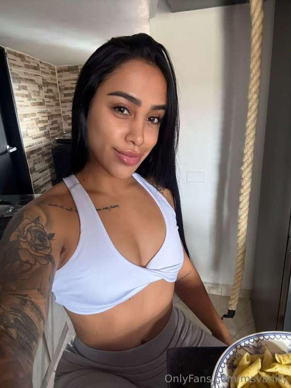 WHAT ARE YOU DOING RIGHT NOW?💋💋