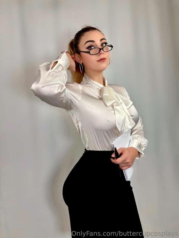 get in my DMs so i can teach u a lesson or two 😈
