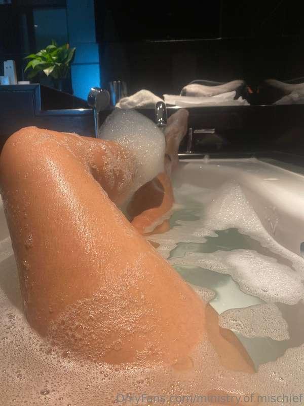 Anyone joining me? 🫧🫧🛁🛁