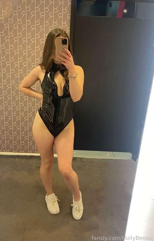 hollybenoir image #12
