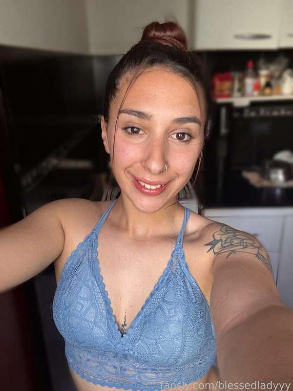 A smile and good vibes so you can enjoy the week 🔥🌸💖

#smile #teen #cute #petite #bigass #ass #tits #nipples #pussy #masturbation #squirt #fyp