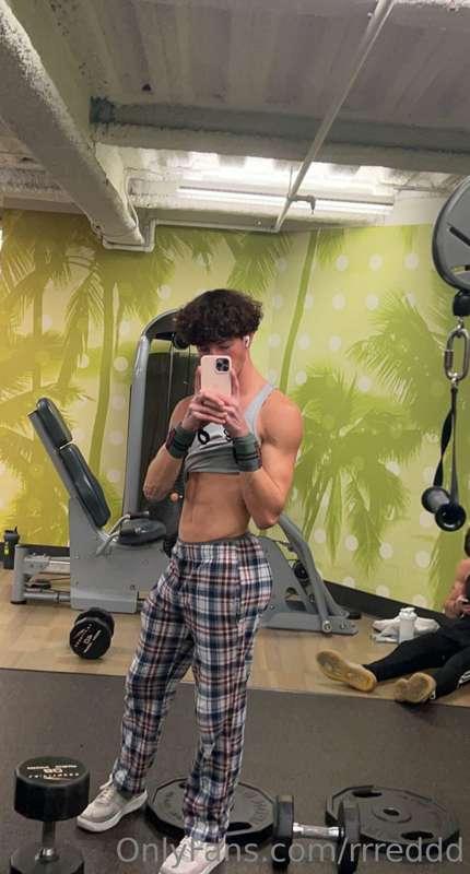 Gym body starting to showwwww