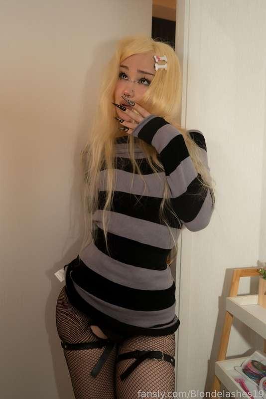 blondelashes19 image #3