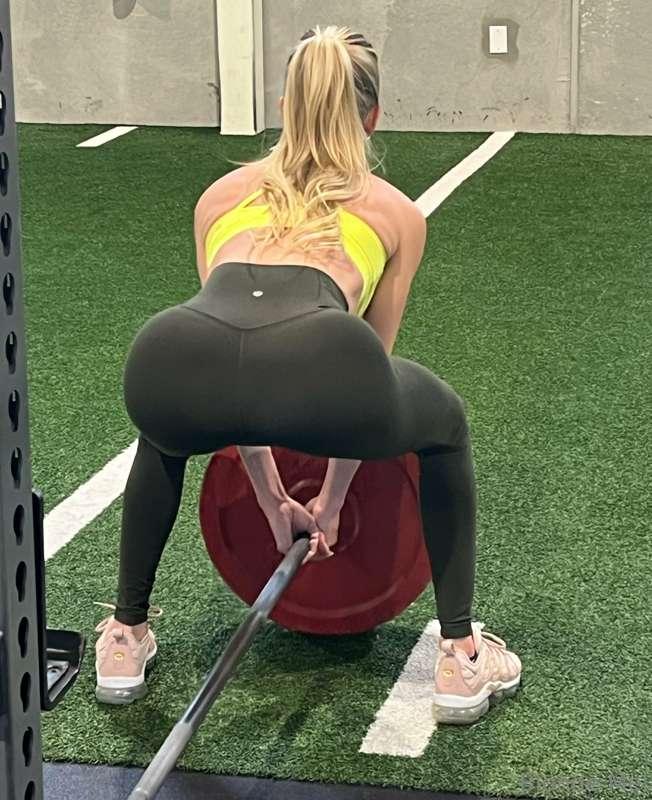 Working that Mombod