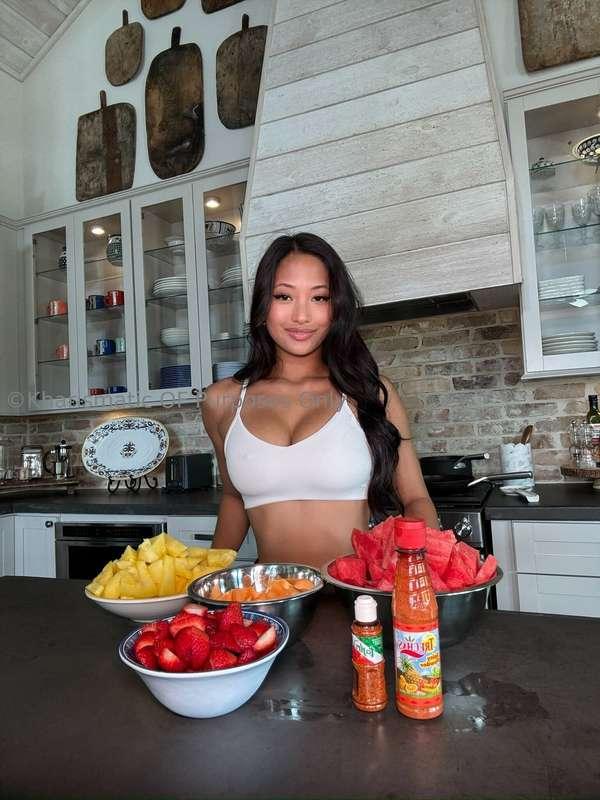 What's better than _fresh cut fruit_? 🍉🍓🍈 A cute little **Fi..