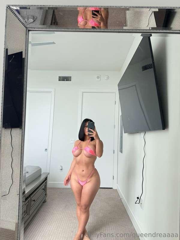 Bikini babe 😋