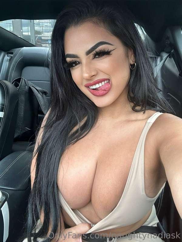 I always feel like such a goddess in sexy sports cars 🥰