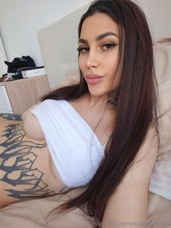 Which part of my body would you wanna touch first? 🙈