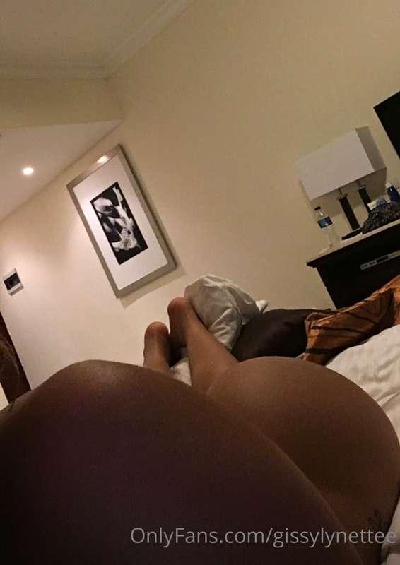 how’s my tan so far ❤️ I need a massage bby