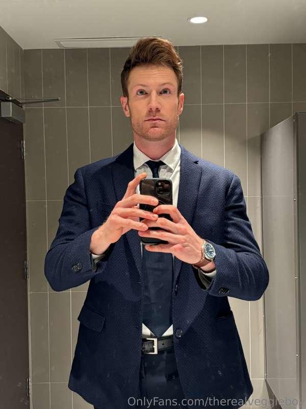 Suit and tie? Who knows some good knots? ;)