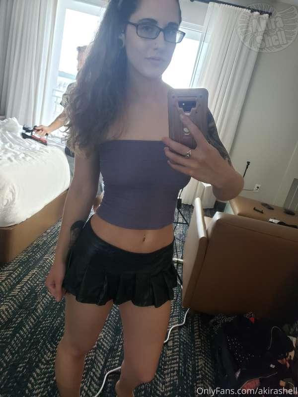 Mini skirts that show... everything I want it to >:)