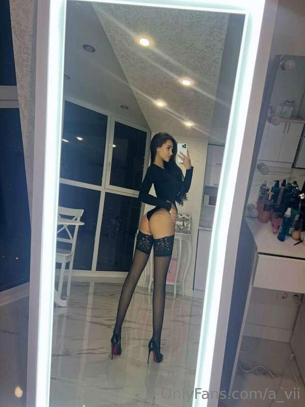 Naughty boys like you need to be punished.😈😈💯