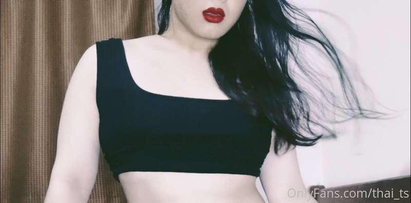 You boys seem to like red lips on me ❤️