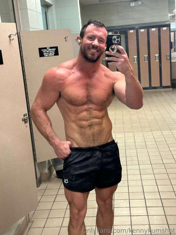 Want to have some fun? Slide in my DM😈🥰