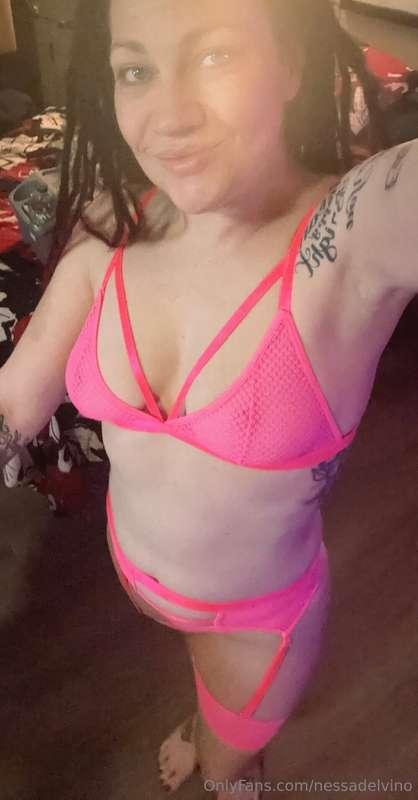 A little sneak peek of some new content 😘 more pics and bett..