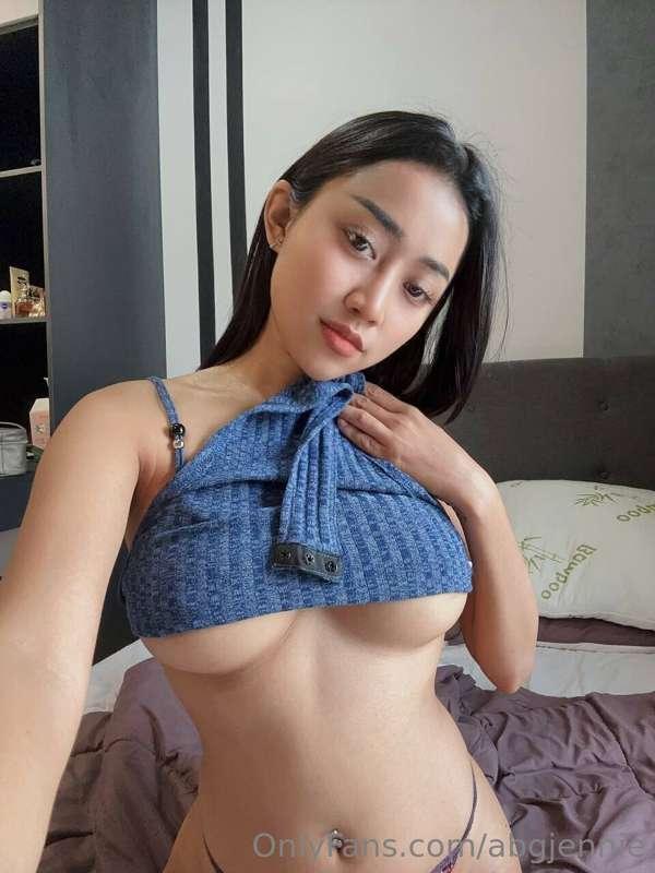 name one thing that you wanna grab in this picture 👀