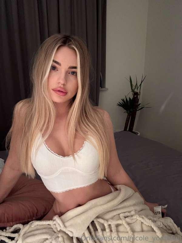 Waiting for you after work🤫 