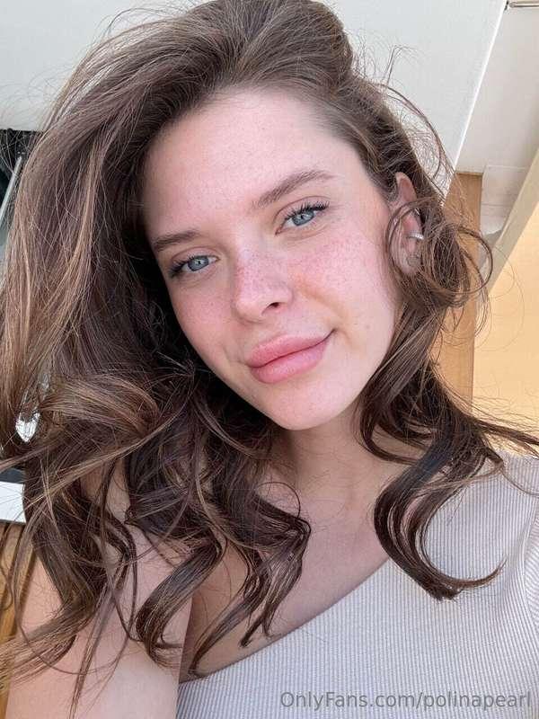 No makeup for today 😘 do I look good?