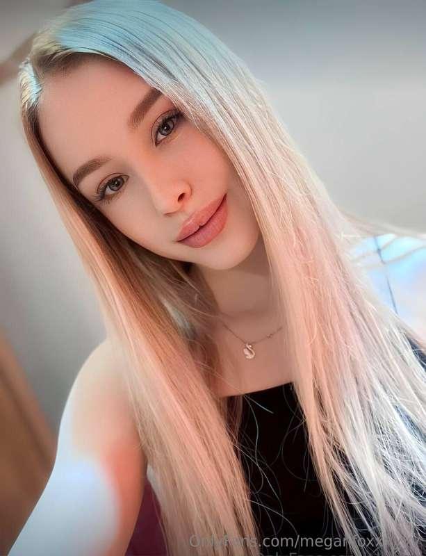 LITTLE SLUT @bright_samantha READY FOR HARD FUCK🤤💦SHE'S WAIT..