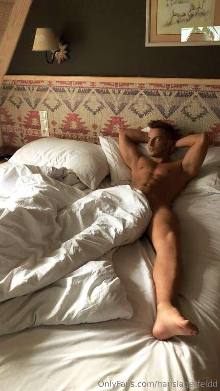 Find my cock 🤫🍌