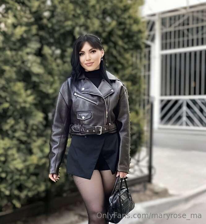 Hi there ! 💬✨ I’m Sophie @sophie.cutie — the kind of girl wh..