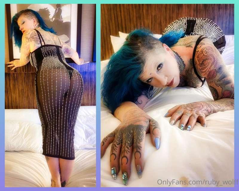 ## ✨ This dress sparkles ✨
I look great in and out of this d..