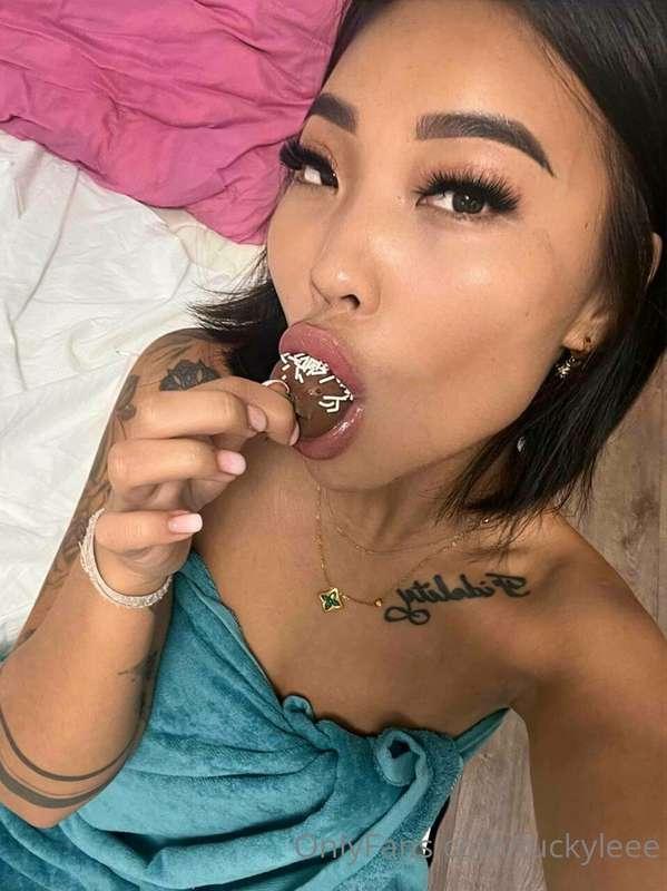 I like all sizes baby! Show me your cock right now😈