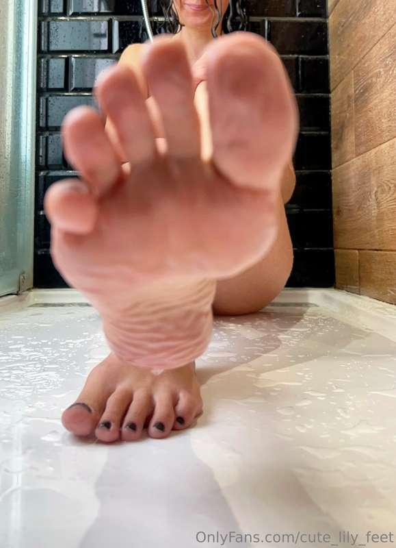 New shower album with my face is now available on @cute_lily..