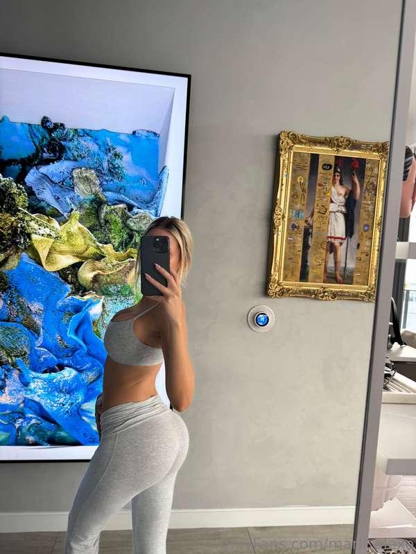 are you looking???? 👀