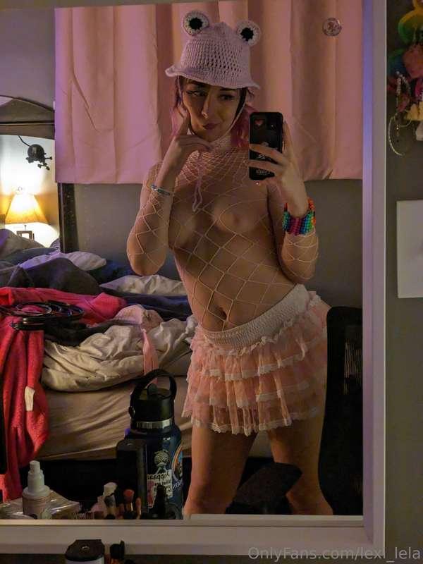 Didja know I love raving? I felt pretty cute in my outfit la..
