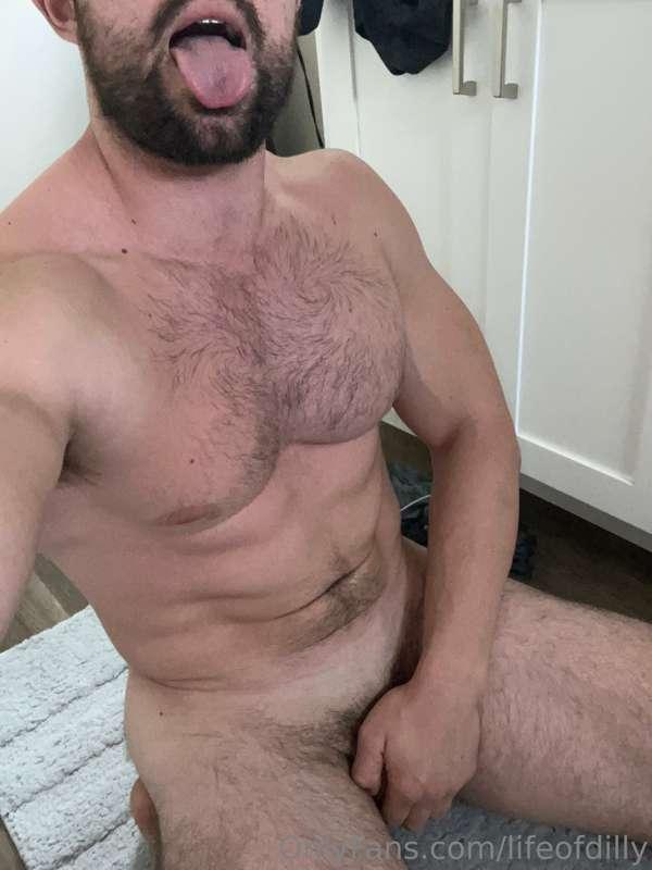 Pre shower chillin  😊
