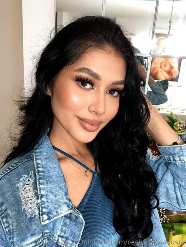 Love yourself like it’s your full-time job 🌸