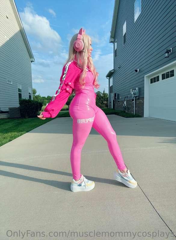 musclemommycosplays image #5