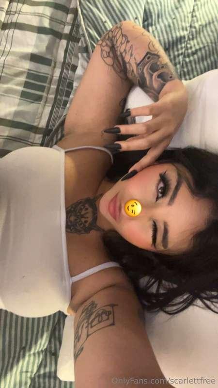 I'm kinda bored rn, wanna chat with me? ;)