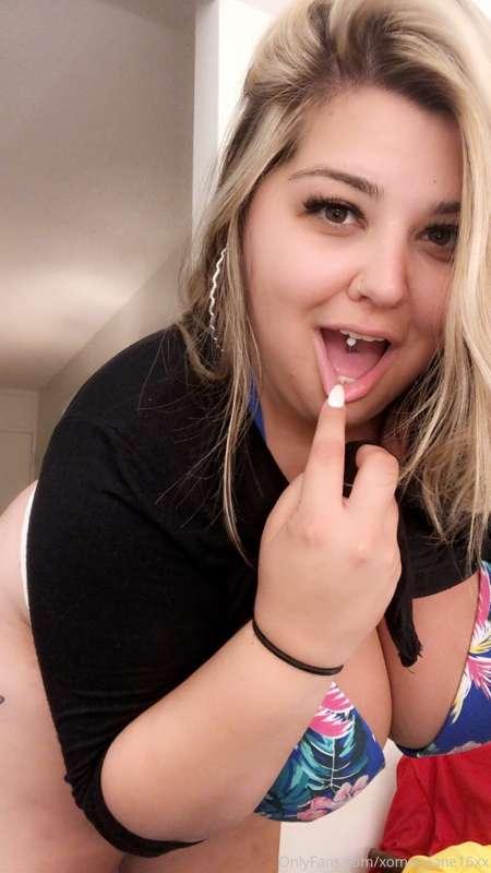 Fuckkkk I love that cock, daddy. Can I have it?😘