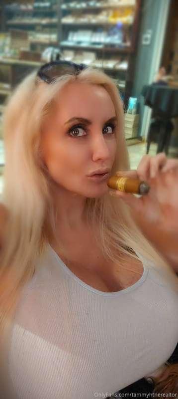 Was so much fun at Strikes Cigar Lounge!