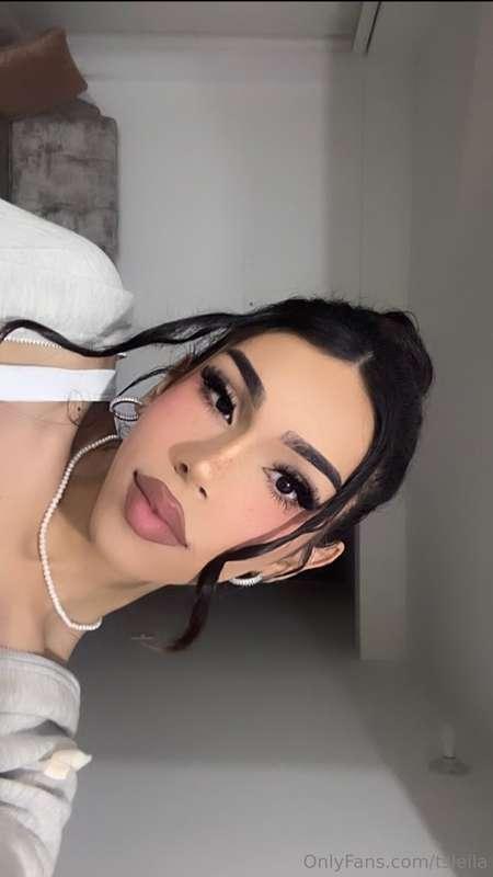 Looking kinda cute today🫣 come cuddleee