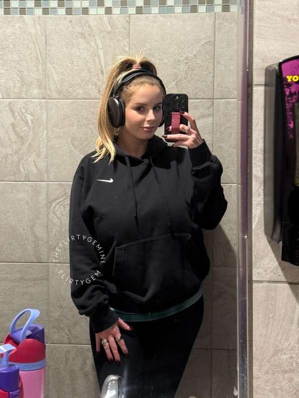 Swipe to undress me at the gym 😉 My outfit and then what’s u..