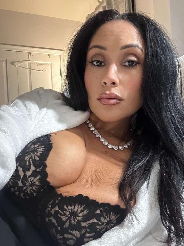 Don't mind me 😘