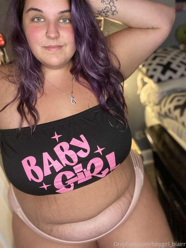 Pretty and chubby, what else could you ask for ?