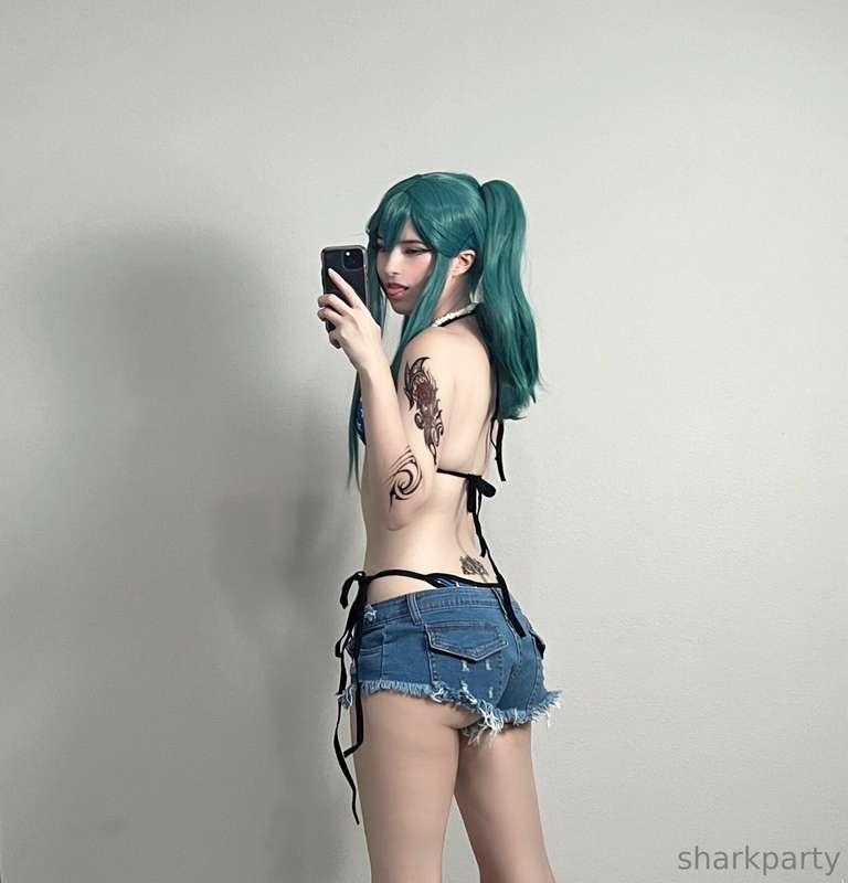 you’ve earned a private audience with hatsune miku! check yo..